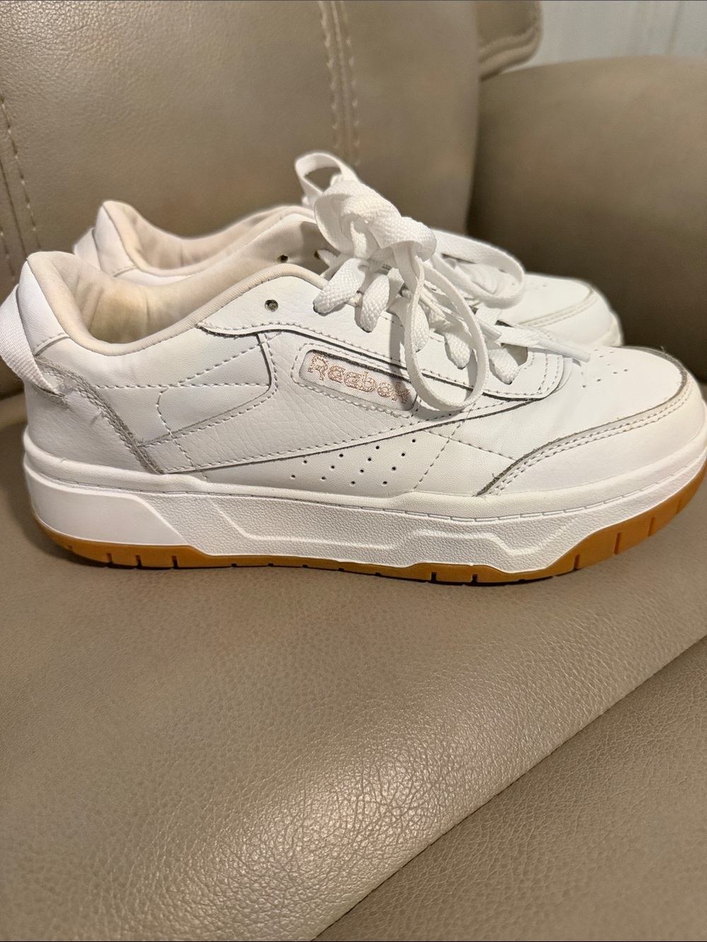 Reebok White Leather Sneakers with Gum Outsole size #7.5
